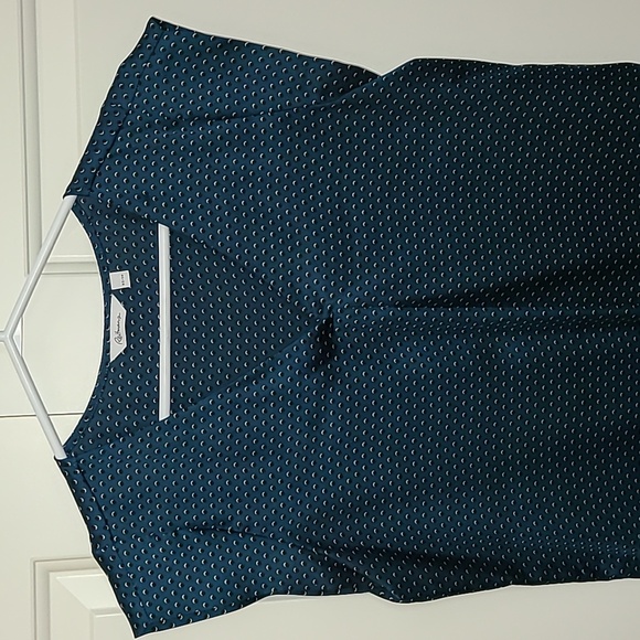 Pretty green silk feel top. X-small new condition - Picture 9 of 13